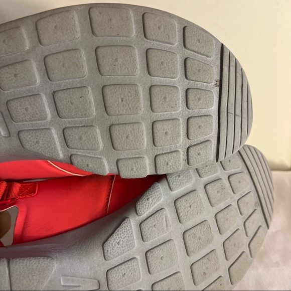 Nike Sandals Mens 10 Red Gray Black Open Toe Flip Flops Beach Summer Shoes - Picture 4 of 6